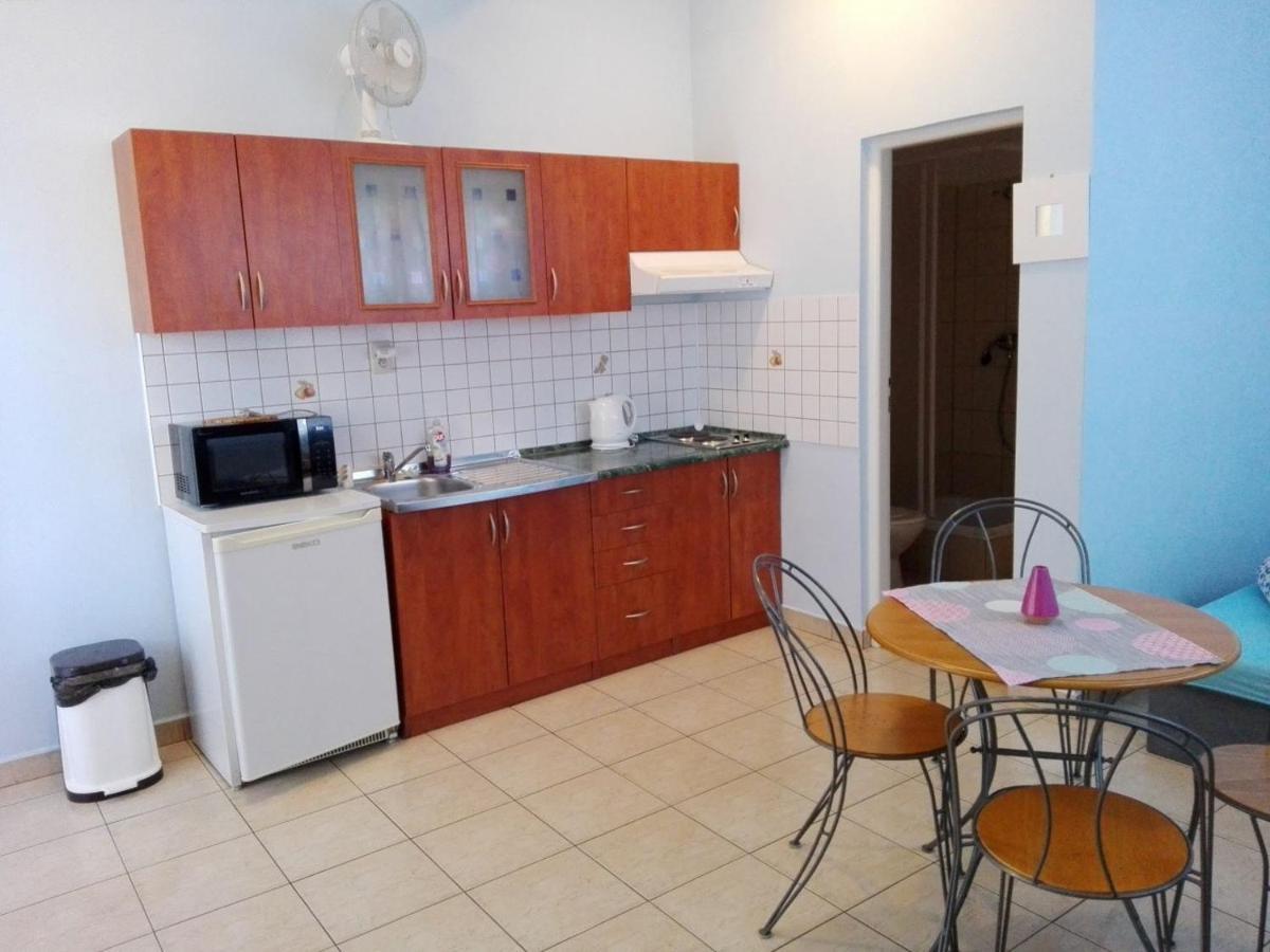 Dom Studia Petra Hotel Štúrovo Bagian luar foto