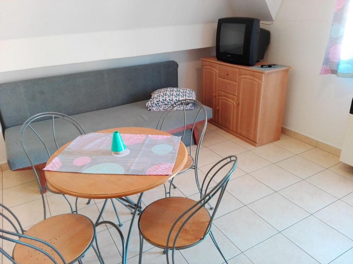 Dom Studia Petra Hotel Štúrovo Bagian luar foto